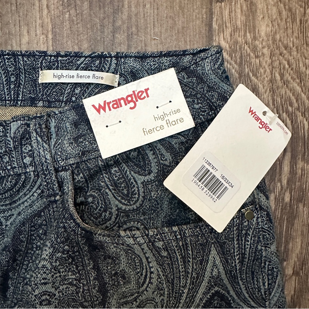Wrangler Fierce Flare High Rise Jeans Women’s Size 16 Paisley disco - Picture 3 of 11